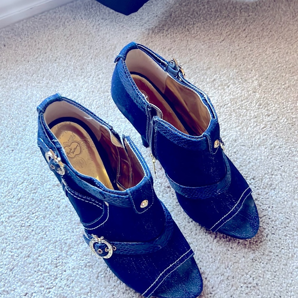 Apple Bottoms Shoes